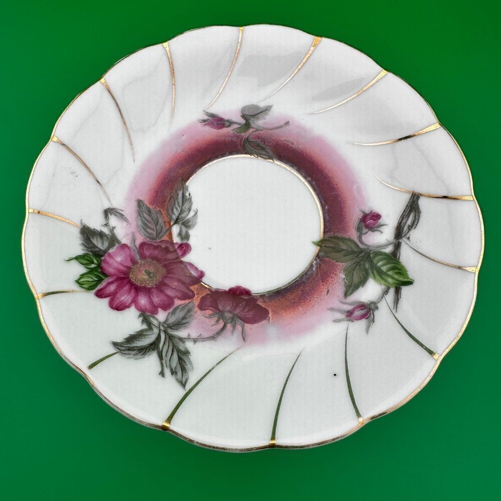 VTG JAPANESE PORCELAIN SMALL PLATE/ SAUCERW/ FLOWERS DESIGN, 5.5"